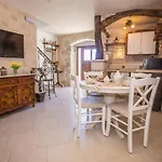 Rustic-holiday Vani With Tavern, Near Porec * Nova Vas (Porec)