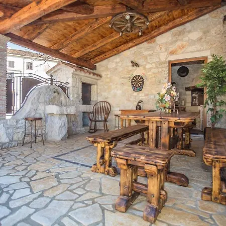 Rustic-holiday Vani With Tavern, Near Porec Nyaraló Nova Vas