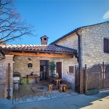 Holiday home Rustic-holiday Vani With Tavern, Near Porec *